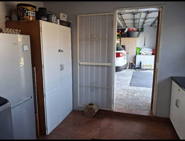 3 BEDROOM FREEHOLD FOR SALE IN KEMPTON PARK EXT 2